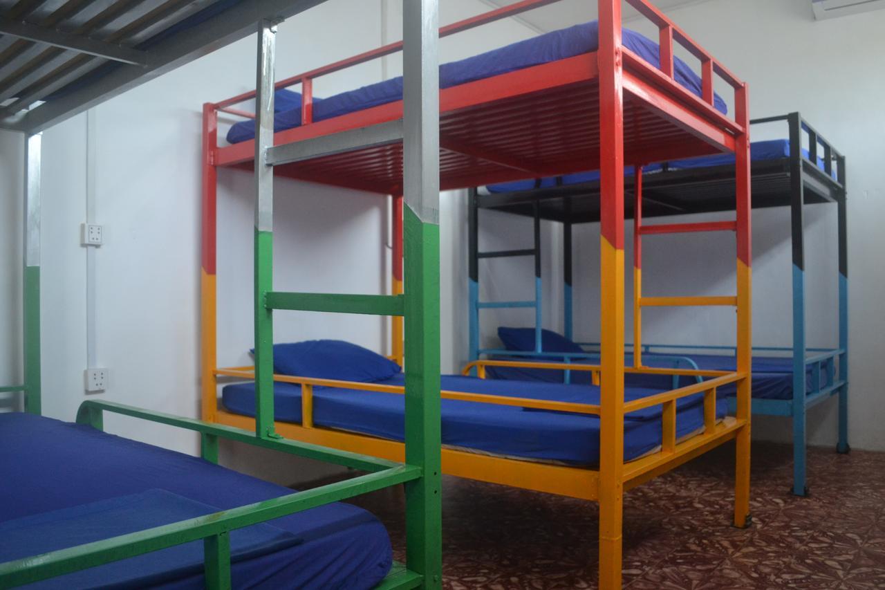 Here Be Dragons Albergue Battambang Exterior foto